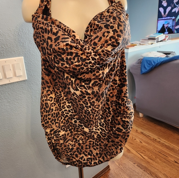 Halter top animal print one piece swimsuit, size 24 - Picture 1 of 5